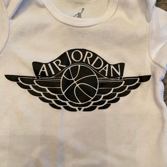 Jordan Classic Bodysuits - Picture 6 of 16